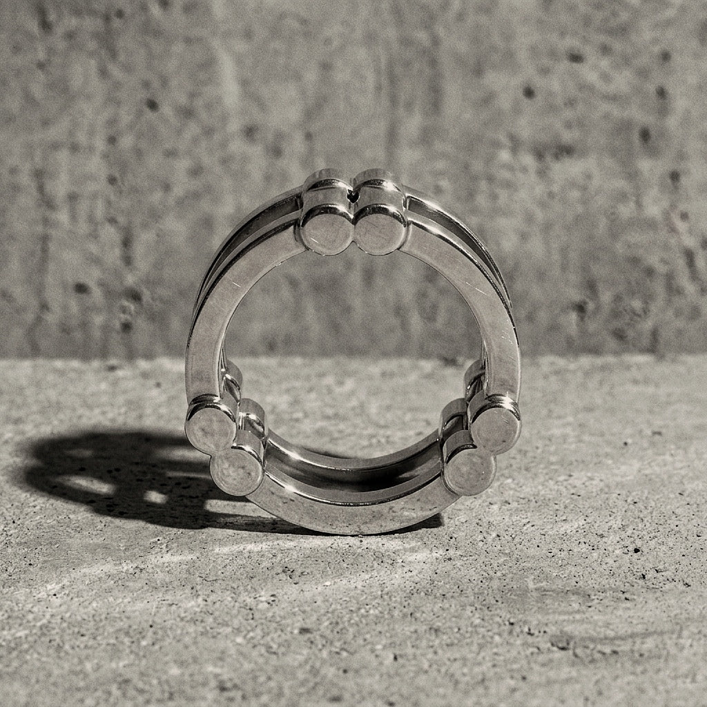 Structural profile view showing triple link topology